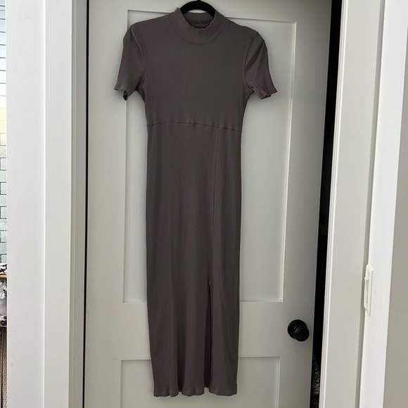 Fitted midi dress - Picture 1 of 2